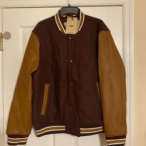 New men Levi’s jacket size Large